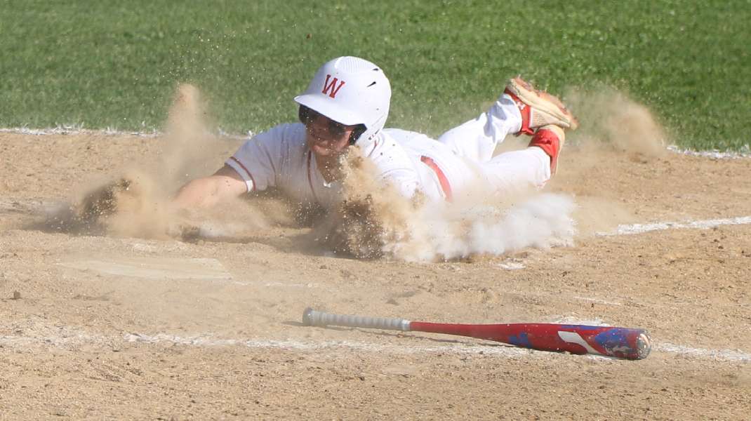 PIPHER, BEEMAN LEAD WAVERLY IN 11-1 WIN OVER CV, INTO FIRST CLASS B TITLE GAME SINCE 2013