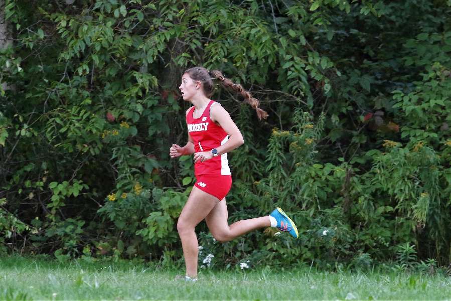 MINAKER PACES WAVERLY'S EFFORTS AT FIVE-TEAM MEET