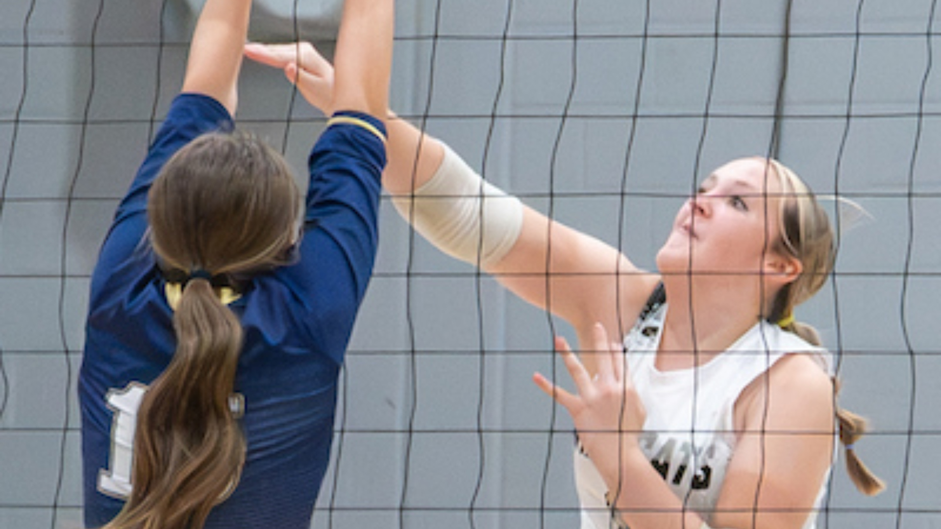 Athens Tops Williamson In Four Sets