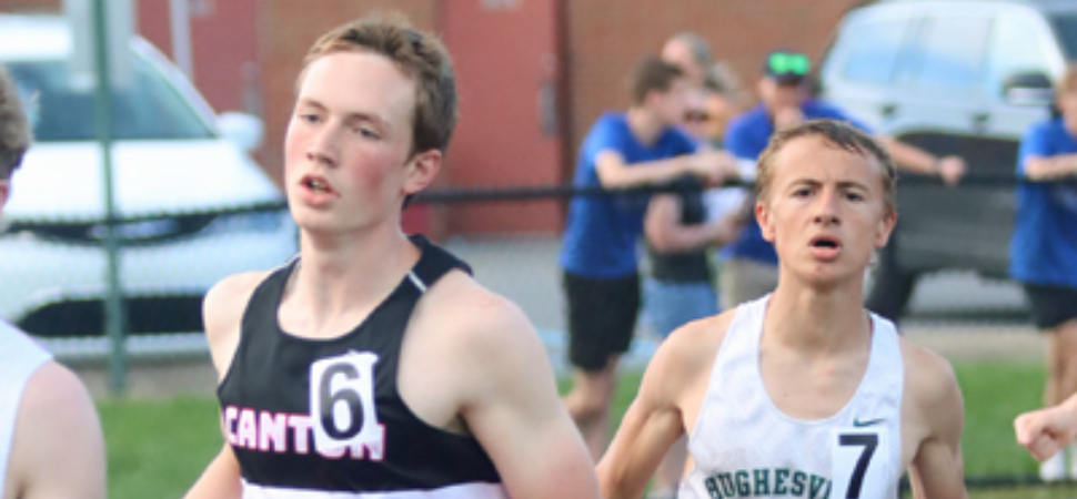 Halbfoerster 6th In 3200, McRoberts 3rd In Discus At D4 Track Championships