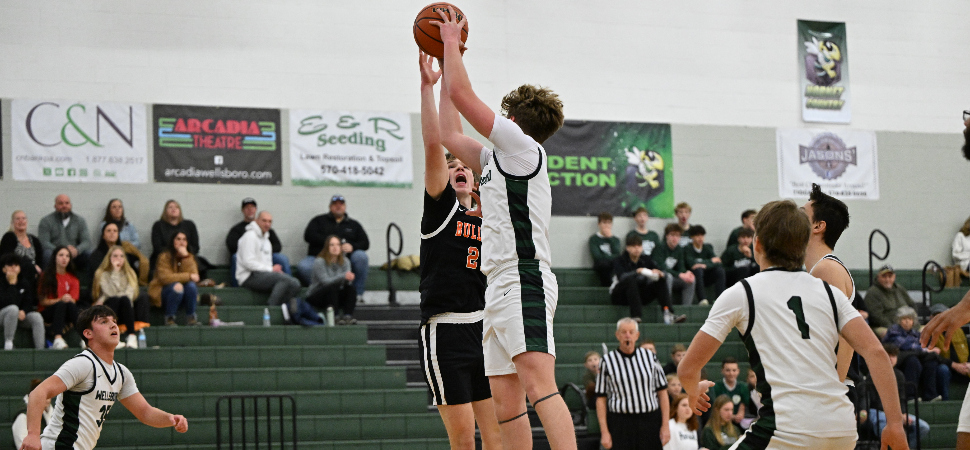 Last Second Bulldog Basket Sinks Wellsboro