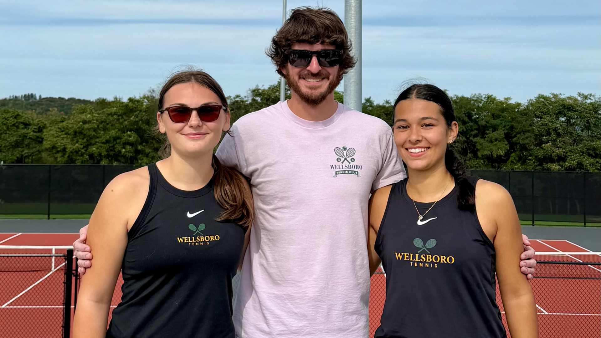 Anderegg, Goncalves Win Matches At District Singles Tournament