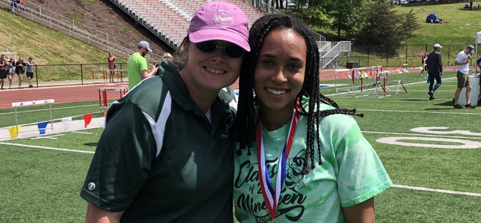 Hosey qualifies for States at District meet
