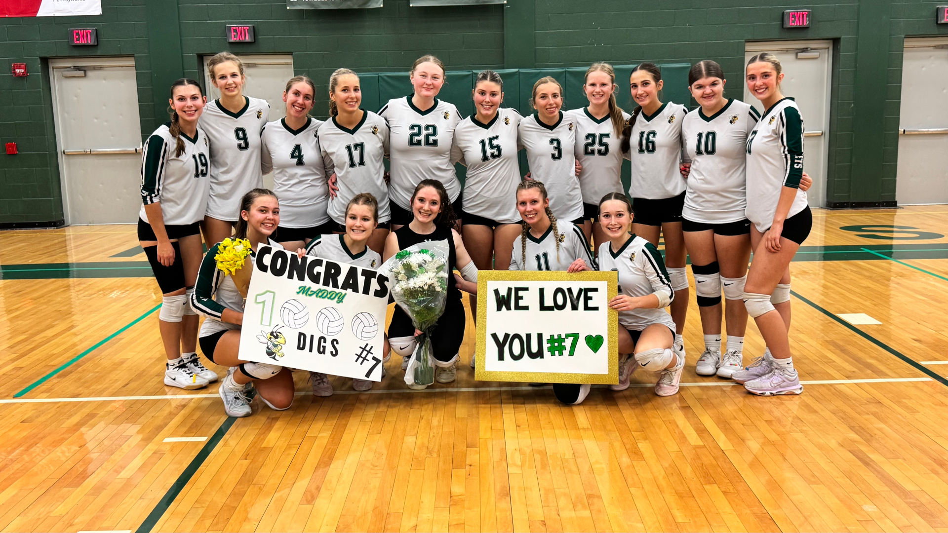 Lady Hornets Sweep CV, Cruttenden Honored For 1,000 Digs