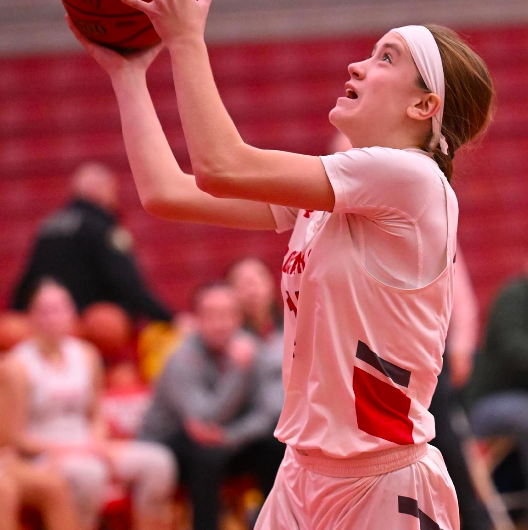 Hazleton girls stay undefeated with win over Crestwood