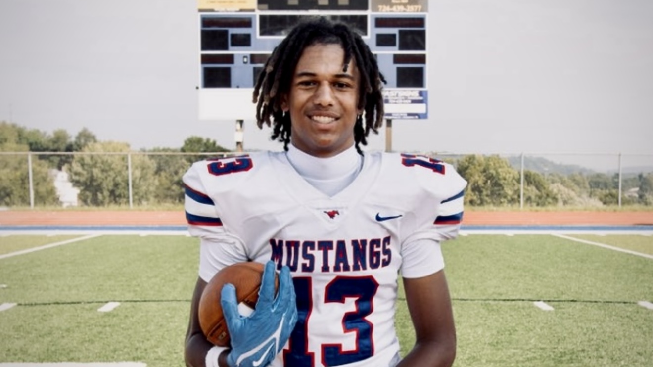 Kneeling First: How Laurel Highlands’ Jonah Coleman Turned Faith into a Team Movement