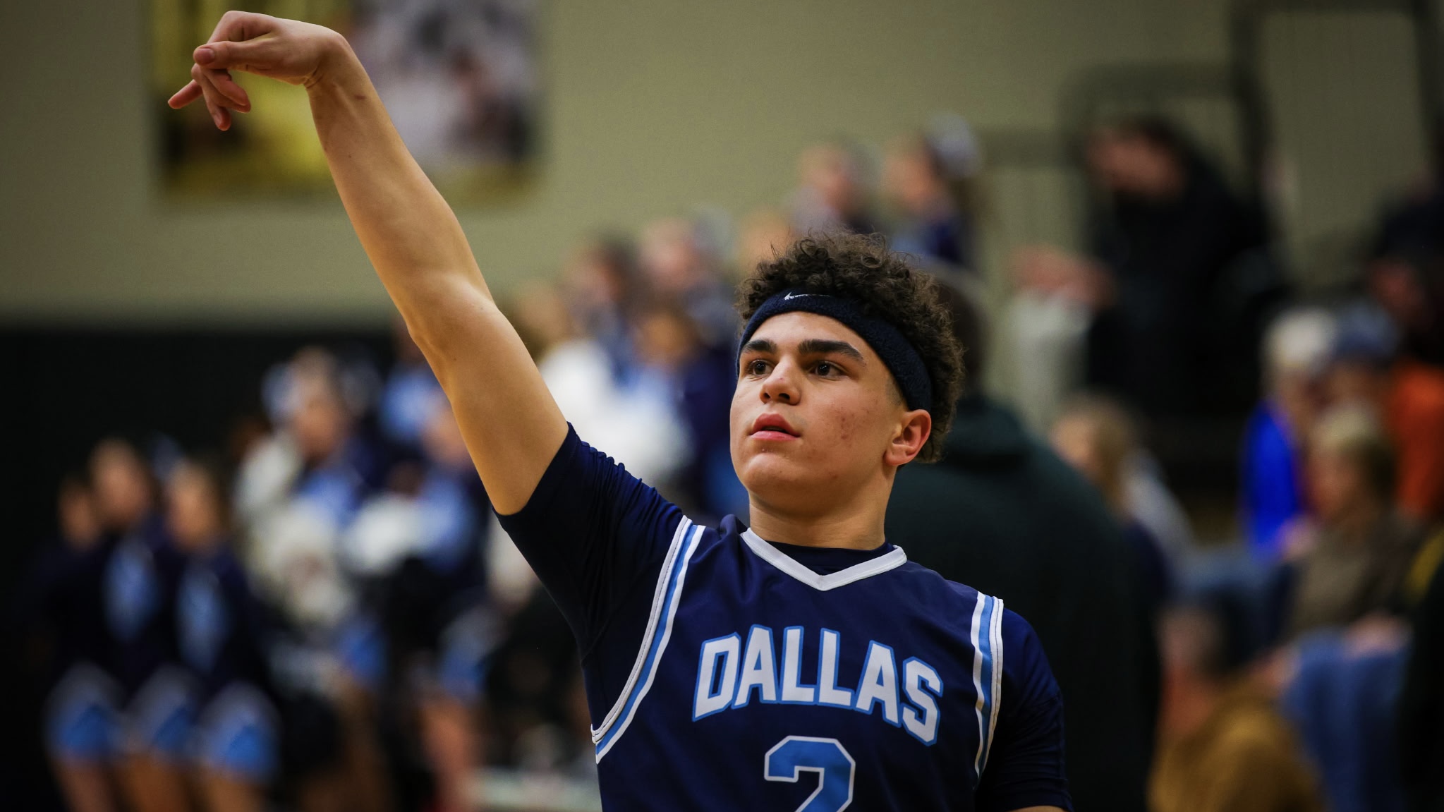 Mountaineers Hold Off Tigers, Advance in State Playoffs