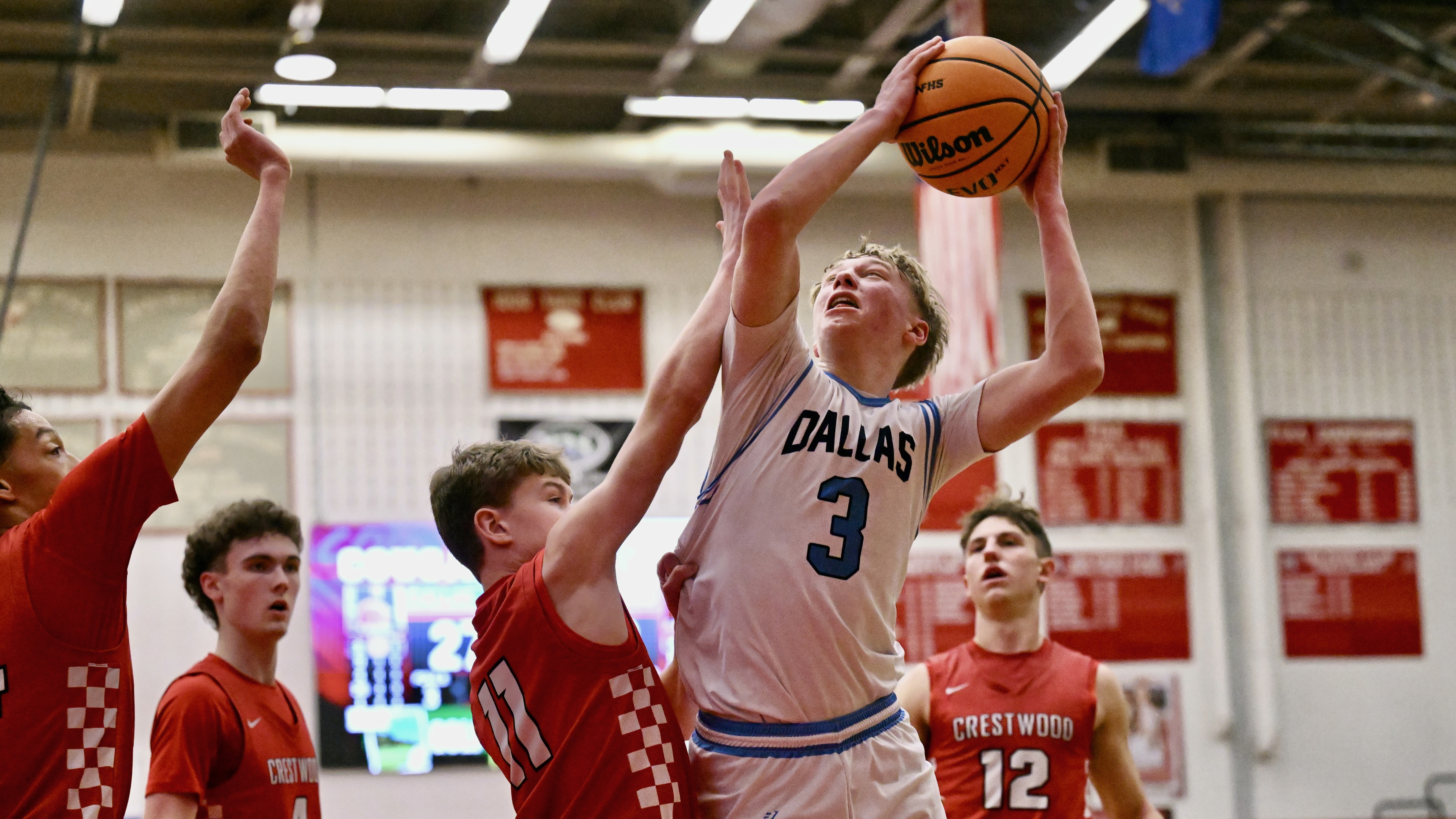 Dallas Rises in Second Half to Claim WVC Championship, Holds Off Crestwood 43–38