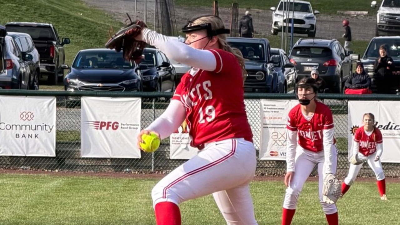 Comets Dominate Wolfpack with Offensive Onslaught