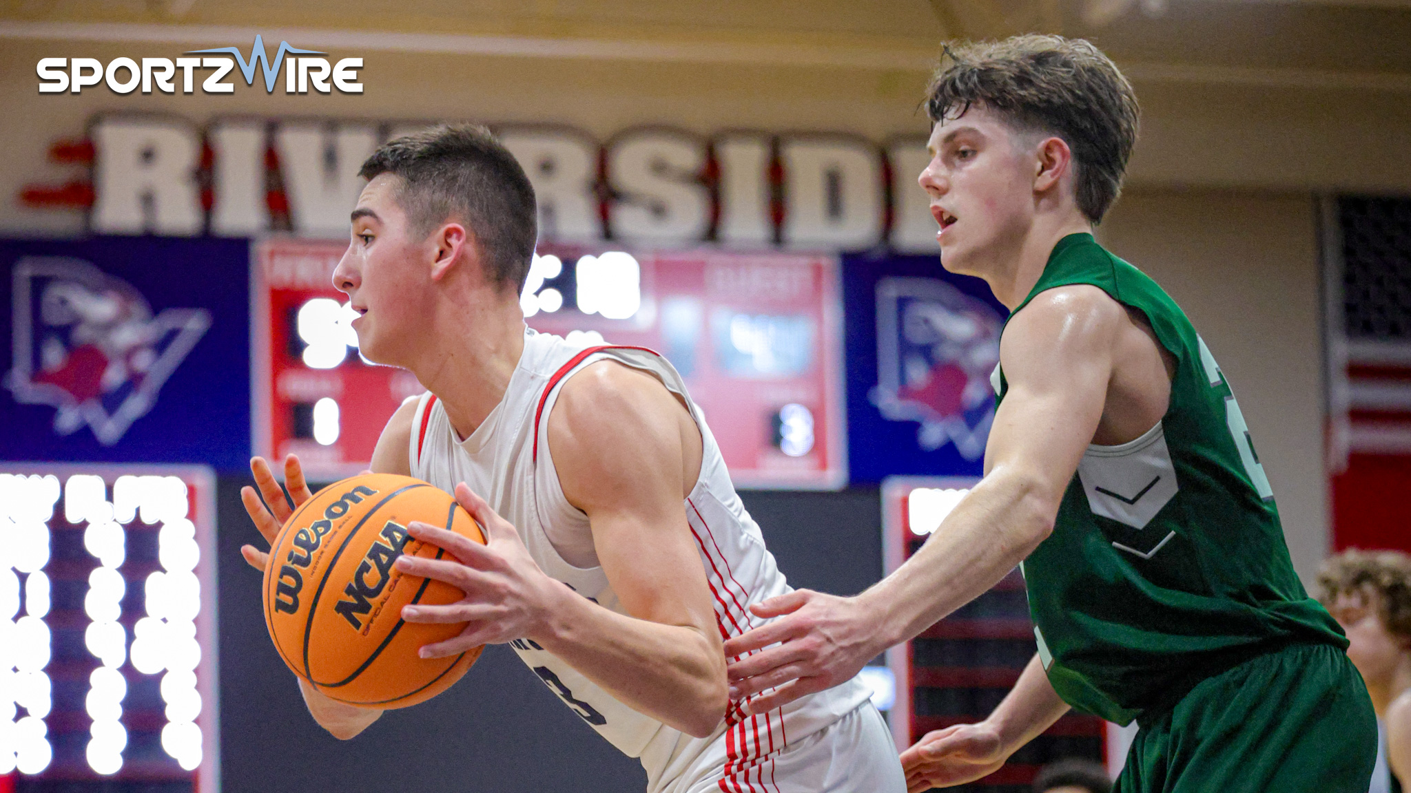 Defending the Crown: Vikings Outduel Holy Cross, Return to Mohegan