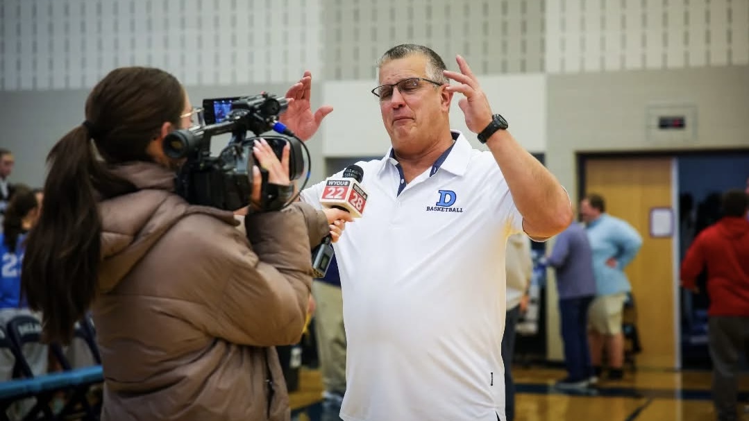 Dallas Rallies Late Behind Flanagan’s Clutch Three to Defeat Valley View, Advance to District Championship